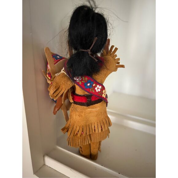 Vintage Native American Doll in Original Box - Picture 3 of 9